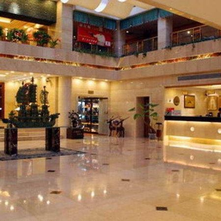 Imperial Court Hotel Yichang Interior photo