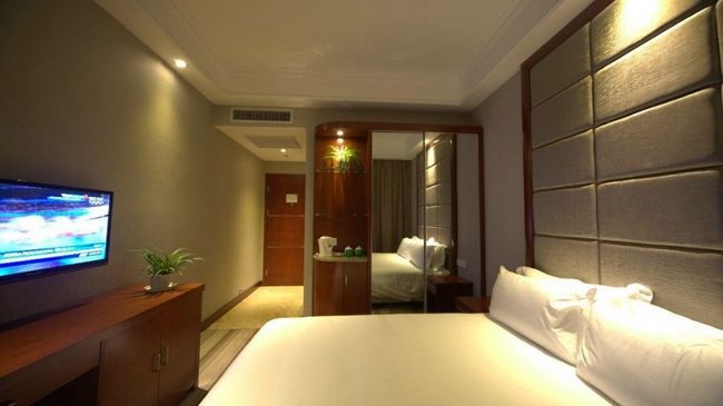 Imperial Court Hotel Yichang Room photo